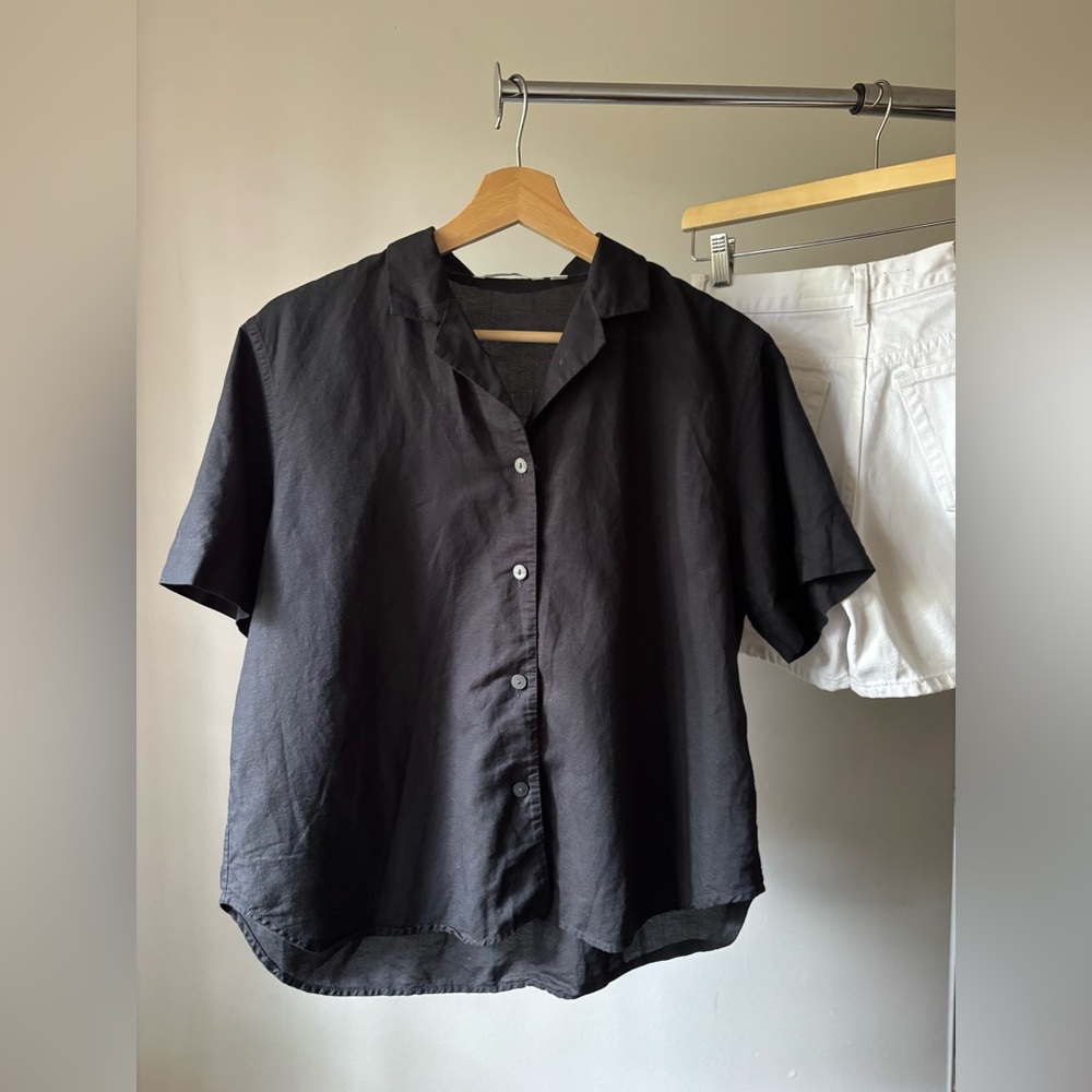 Boxy Linen Black Short-Sleeve Button-Up Shirt